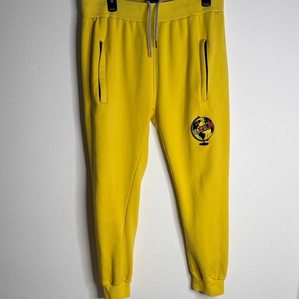 The Museum DMV Yellow Jogger Sweatpants Men’s XL Streetwear Like New